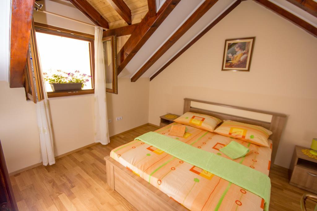 Apartment Niko Kastel Stari Каштела Номер фото